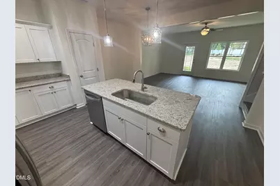 610 S Blackmon Street, Benson, NC 27504 - Photo 2