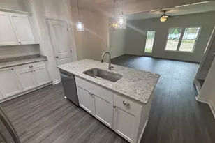 610 S Blackmon St, Benson, NC 27504 - Photo 2