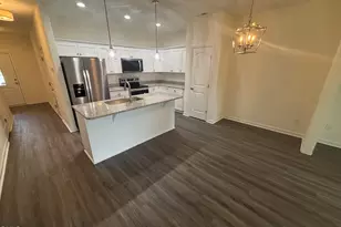 610 S Blackmon St, Benson, NC 27504 - Photo 4