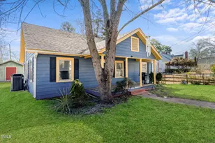 805 S 11th St, Lillington, NC 27546 - Photo 1