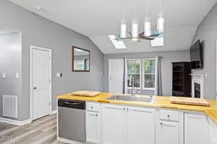 408 Patriot Pl, Hillsborough, NC 27278 - Photo 8