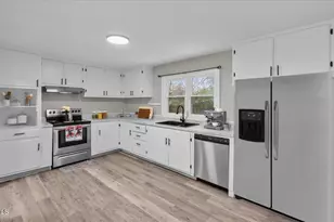 605 Apple St, Burlington, NC 27217 - Photo 10