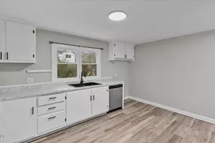 605 Apple St, Burlington, NC 27217 - Photo 14