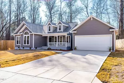 820 E Cardinal Drive, Fuquay Varina, NC 27526 - Photo 1