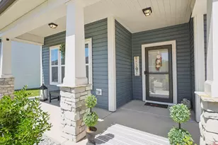 303 Bent Willow Dr, Clayton, NC 27527 - Photo 2