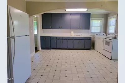 411 W Raleigh Street, Siler City, NC 27344 - Photo 6