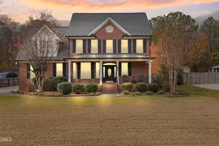 215 St Jiles Dr, Clayton, NC 27520 - Photo 2