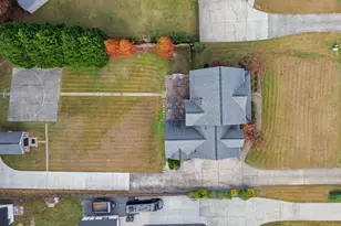 215 St Jiles Dr, Clayton, NC 27520 - Photo 4
