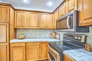 720 Bishops Park Dr, Raleigh, NC 27605 - Photo 8