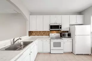 410 Hickory Meadow Cir, Morrisville, NC 27560 - Photo 8