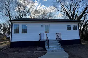 609 Phillips St, Burlington, NC 27217 - Photo 1