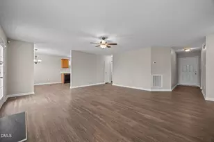 704 Pepperstone Ct, Fuquay-Varina, NC 27526 - Photo 8