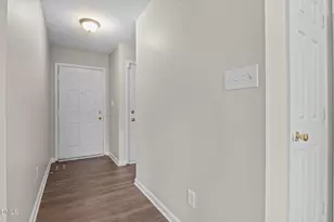 704 Pepperstone Ct, Fuquay-Varina, NC 27526 - Photo 4