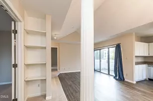 1021 Brighthurst Dr, Raleigh, NC 27605 - Photo 6