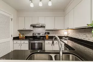 102 Tracy Ct, Cary, NC 27513 - Photo 16