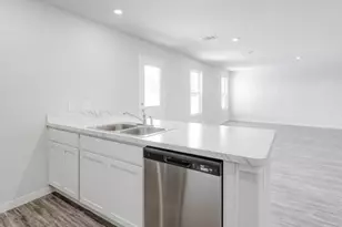 121 Lillian Ct, Roxboro, NC 27573 - Photo 2