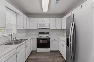 1900 Township Cir, Raleigh, NC 27609 - Photo 4