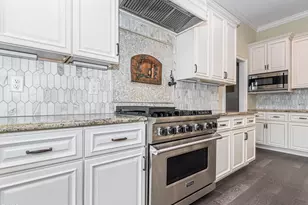 1015 Black River Dr, Zebulon, NC 27597 - Photo 2