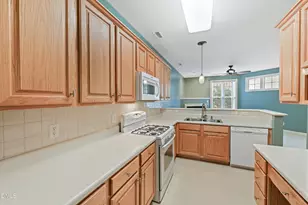 4664 Pooh Corner Dr, Raleigh, NC 27616 - Photo 4