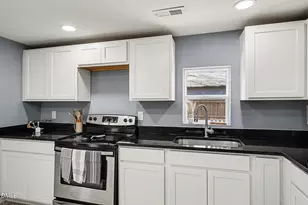 800 E Lizzie St, Selma, NC 27576 - Photo 10