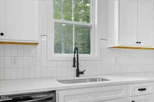 105 Sherwood Ln, Hillsborough, NC 27278 - Photo 8