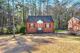 319 Park Ave, Sanford, NC 27330 - Photo 2