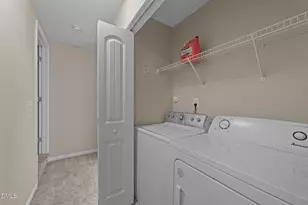 158 Pineland Cir, Raleigh, NC 27606 - Photo 16