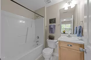 158 Pineland Cir, Raleigh, NC 27606 - Photo 20