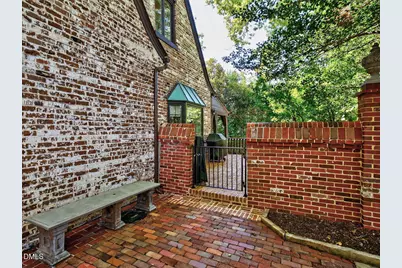 2427 Glenwood Avenue, Raleigh, NC 27608 - Photo 34