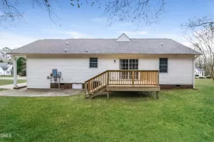 109 Oak Park Dr, Benson, NC 27504 - Photo 14