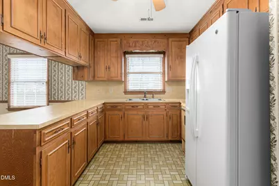 209 E Dillard Street, Mebane, NC 27302 - Photo 8