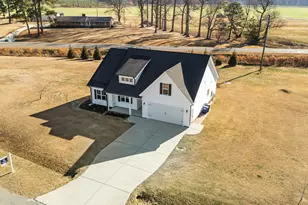 45 Watersedge Ln, Smithfield, NC 27577 - Photo 2