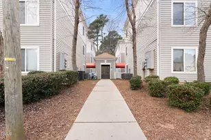 1420 Collegiate Cir, Raleigh, NC 27606 - Photo 2