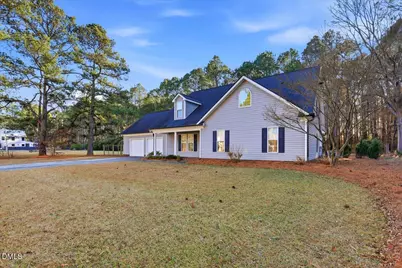 205 W Wilson Street, Smithfield, NC 27577 - Photo 2