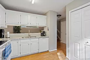 100 Hunting Chase, Cary, NC 27513 - Photo 12