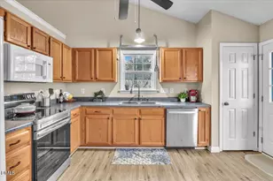 404 Noonday Ct, Holly Springs, NC 27540 - Photo 8