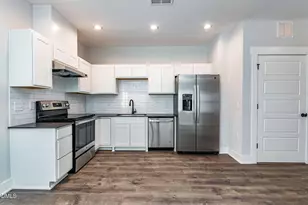 639 N O'Neil St, Clayton, NC 27520 - Photo 2