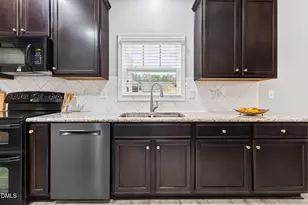 2709 Banks Lake Ct, Fuquay-Varina, NC 27526 - Photo 10