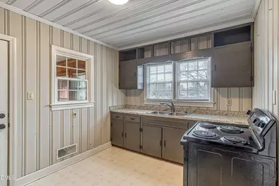 629 E Main Street, Clayton, NC 27520 - Photo 8