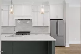 810 Maple Berry Ln, Raleigh, NC 27607 - Photo 6