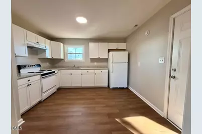 910 E Divine Street, Dunn, NC 28334 - Photo 2