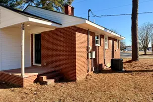 910 E Divine St, Dunn, NC 28334 - Photo 16