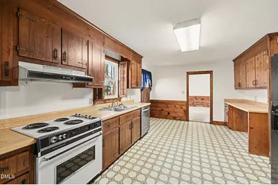 303 S Stratford Drive, Henderson, NC 27537 - Photo 6