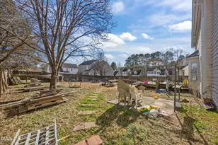 804 Falling Wind Ct, Raleigh, NC 27610 - Photo 18