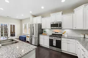 93 Thornbury St, Clayton, NC 27527 - Photo 4