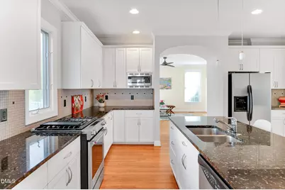 100 Maywood Way, Chapel Hill, NC 27516 - Photo 16