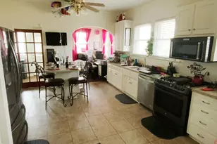 304 W Harnett St, Dunn, NC 28334 - Photo 2