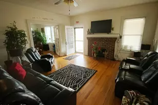 304 W Harnett St, Dunn, NC 28334 - Photo 6