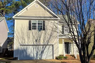 825 Brookhannah Ct, Fuquay-Varina, NC 27526 - Photo 2