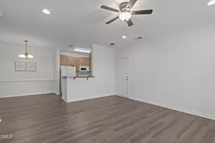 215 Savannah Ridge Rd, Holly Springs, NC 27540 - Photo 4